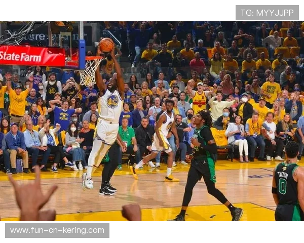 勇士维金斯外线手感火热，连续飙分的现场解码